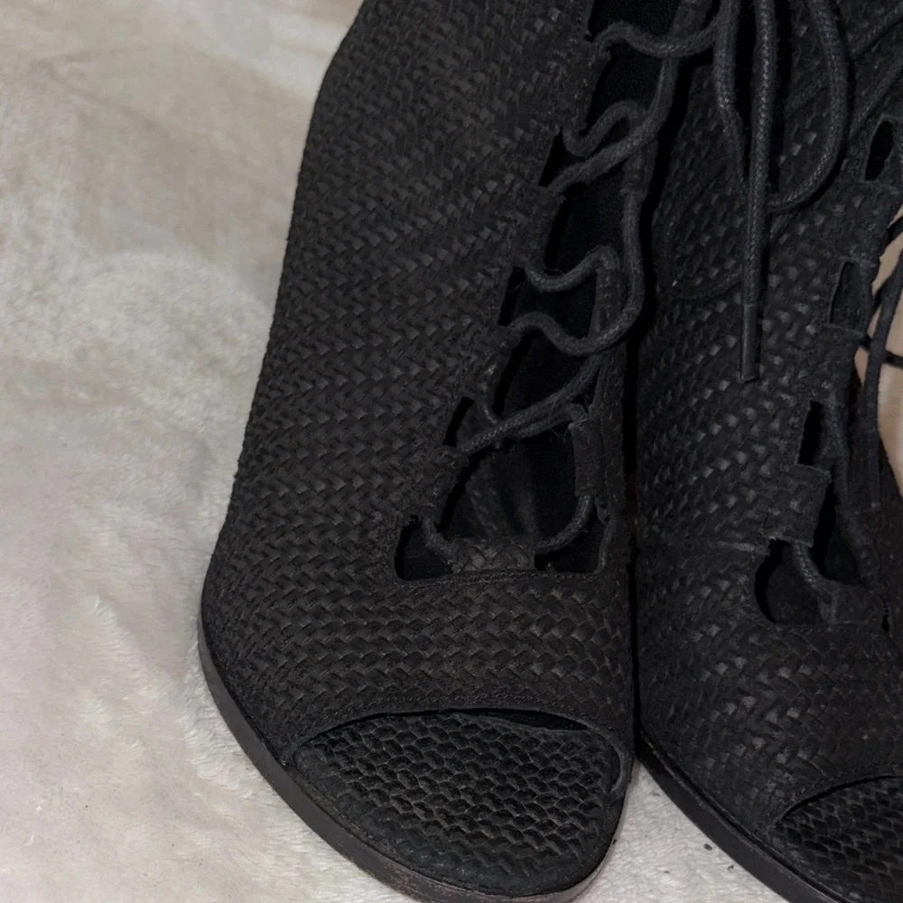 Eileen Fisher Women’s Black Slew Lace-Up Booties EUC 8